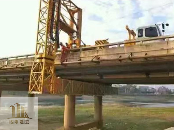 橋梁檢測(cè)車(chē)租賃圖片10